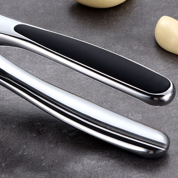 High-Performance Garlic Press with Spikes, Easy to Press and Clean, Stainless Steel and Dishwasher Safe, Also Suitable for Mincing Ginger. Silver