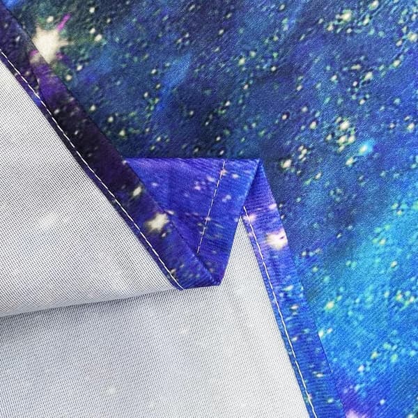 Outer Space-gardiner for gutter – Stanglomme, 132 cm x 160 cm – Blå, planeter, tåke, kosmos, svart, psykedelisk