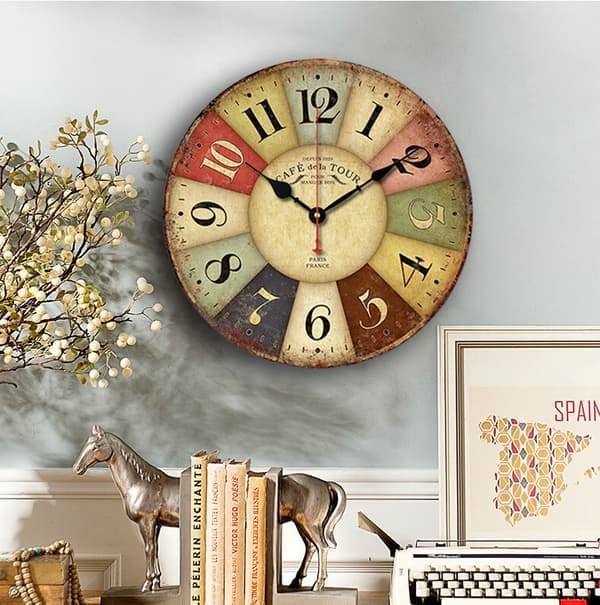 30 cm väggklocka i shabby retrostil i trä med pendel