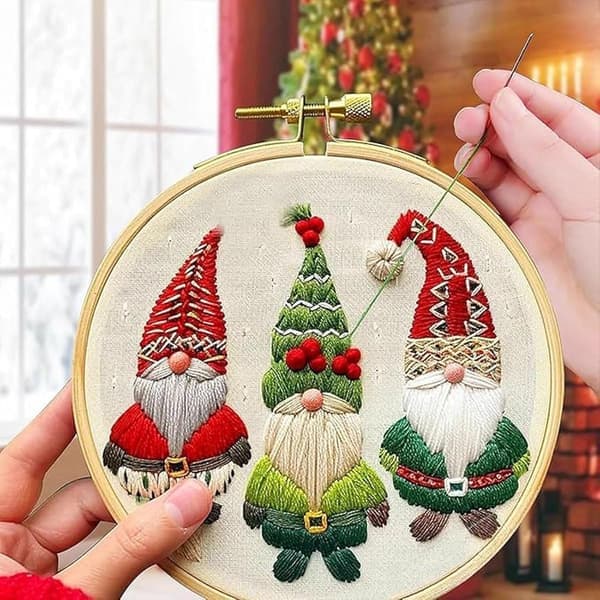 Christmas Embroidery Kit, Cross Stitch Material DIY Kit for Adults, Includes Three Santa Claus Patterns, Beginner Set, Christmas Decoration Gift