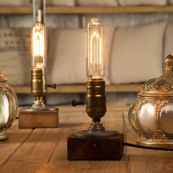 Industriell steampunk bordslampa, E27-lampor med träfot