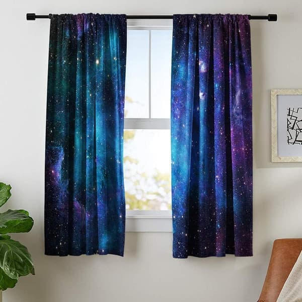 Outer Space-gardiner for gutter – Stanglomme, 132 cm x 160 cm – Blå, planeter, tåke, kosmos, svart, psykedelisk