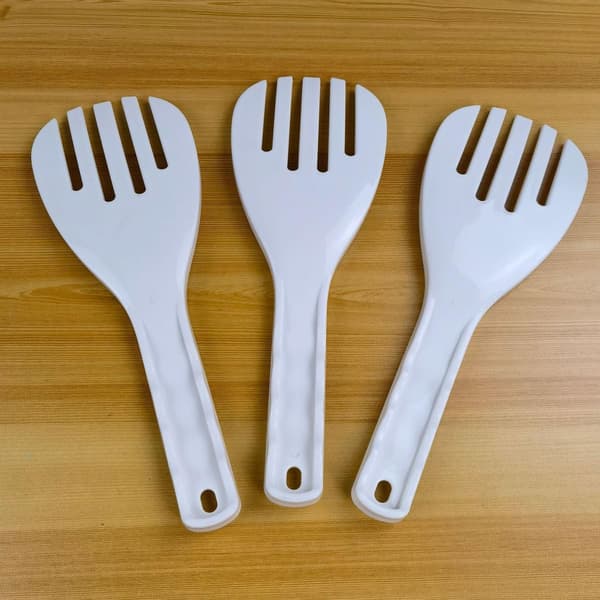 3 st 10 tums rispaddlar i plast med tänder, non-stick serveringssked, spatel, skopa för ris, sallad, potatis, matserveringssked, vit