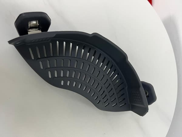 Silikone clip-on si til alle gryder og pander Sort black
