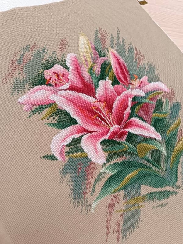 Broderikit Oven "Liljer" 24x30 cm