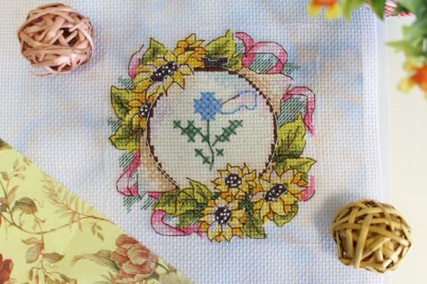 Broderikit MP Studia "Håndlavet. Broderiramme" 11x11 cm