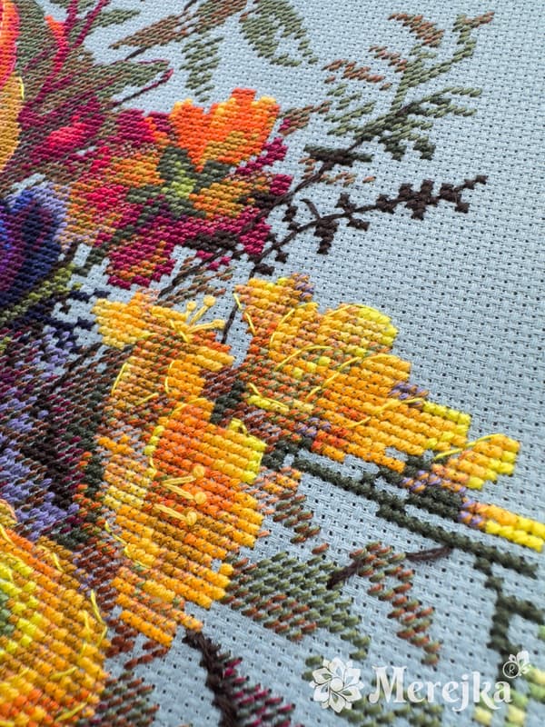 Broderikit Merejka K-270 - "Solbelyste kronblade" 39x31cm