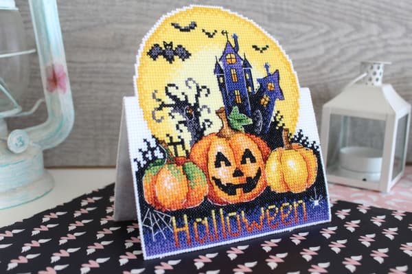 Broderikit plastic canvas MP Studia "Halloweenkort" 19x14 cm