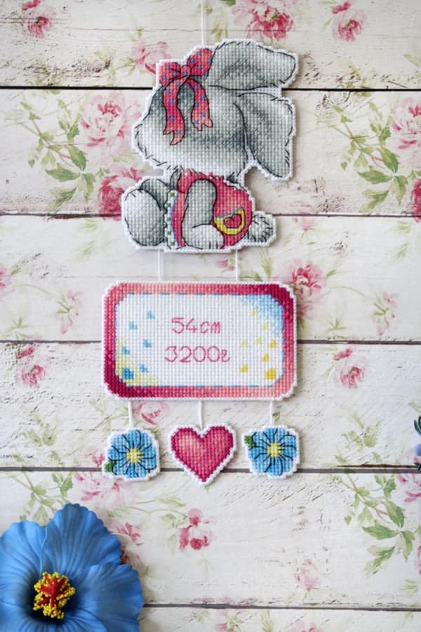 Broderisett Plastic Canvas MP Studia "Mammas kanin" 10x22 cm