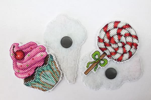 Broderisett Plastic Canvas MP Studia "Lykkmagneter" 6x9 cm