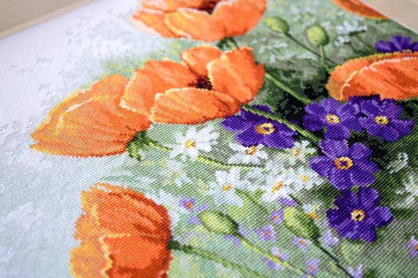Broderisett Luca-S B2368 - "Valmue" 28.5x28 cm
