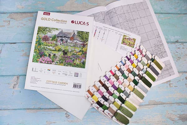 Broderikit Luca-S B2412 - "Stuehave" 46x32 cm