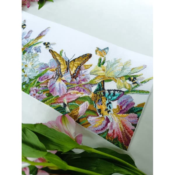 Broderikit Andriana "Iris i blomst" 44x16 cm