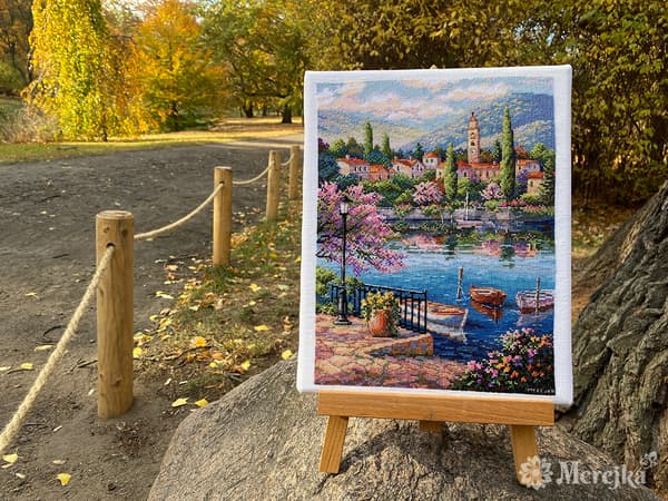 Broderikit Merejka K-204 - "Landsby ved eftermiddag" 21,5x28,5 cm
