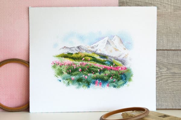 Broderikit MP Studia "Sommer på Elbrus" 25x20 cm