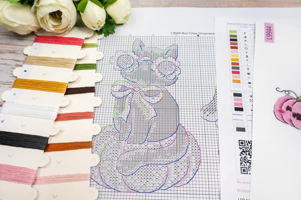 Broderikit LetiStitch L9944 - "Boo Crew-pynt 5 stk." 9 cm