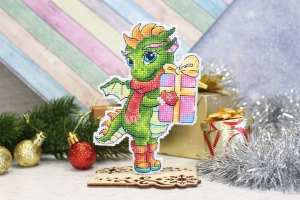 Broderikit plastic canvas MP Studia "Babydrake" 9x13 cm