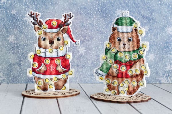 Broderikit plastic canvas MP Studia "Julbjörn" 8x12 cm