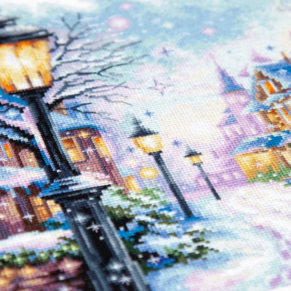 Broderikit Magic Needle "Sne i byen" 26x26 cm