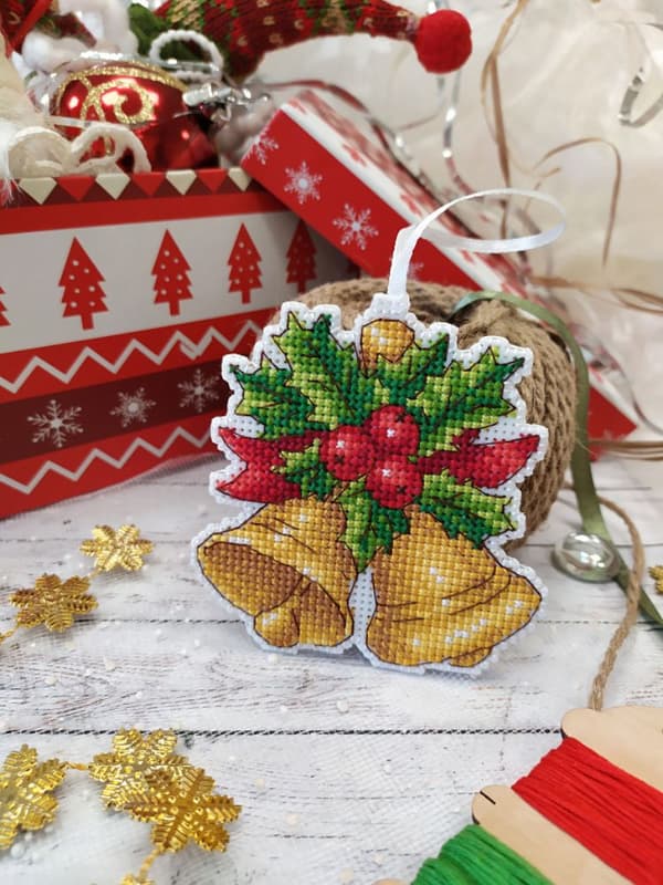 Broderikit plastic canvas Oven "Julgransprydnad. Bjällror" 8.4x8.4 cm