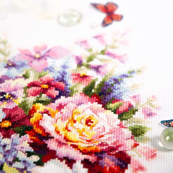 Broderisett Magic Needle "Sommerblomster" 19x26 cm