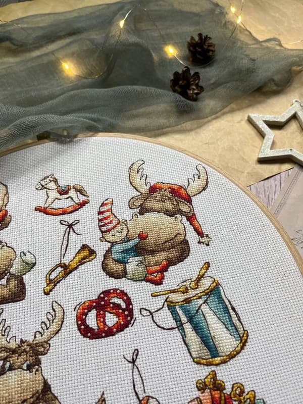 Broderikit Andriana "Prov. Festlig älg" 21x21 cm