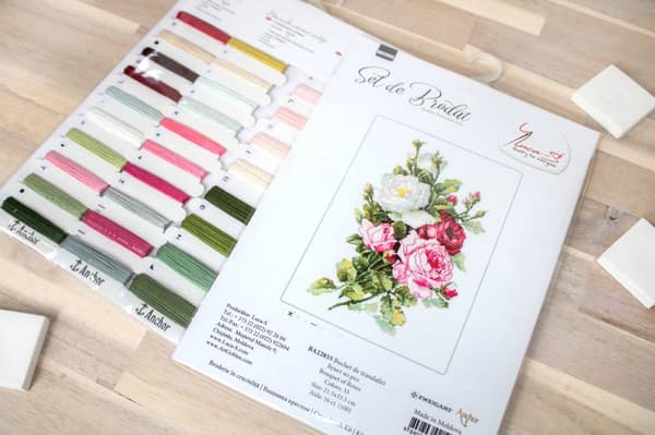Broderikit Luca-S B2285 - "Buket med roser" 13,5x21,5 cm