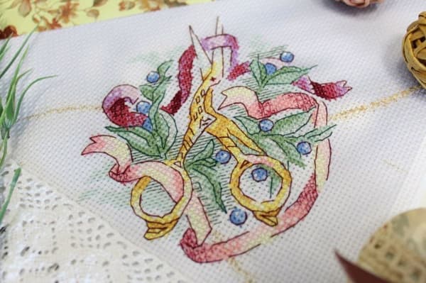 Broderikit MP Studia "Håndlavet. Sakse" 10x10 cm