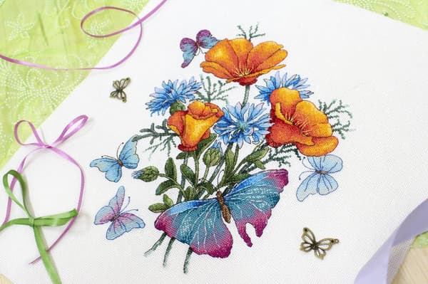 Broderikit MP Studia "Favoritblomster" 25x25 cm