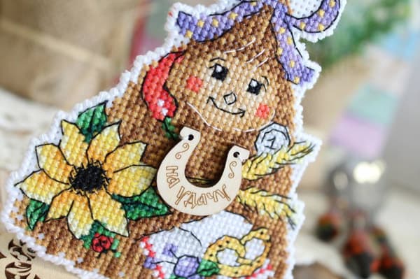 Broderikit plastic canvas MP Studia "Kvast-amulet" 9x12 cm