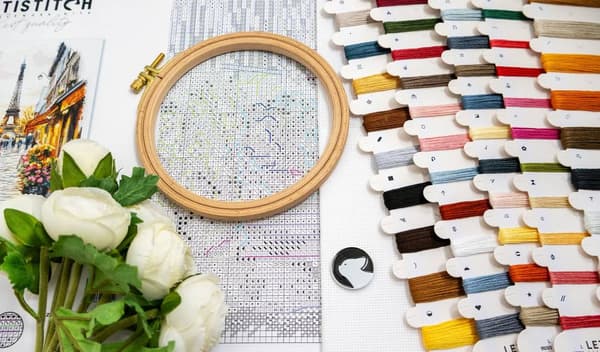 Broderikit LetiStitch L9929 - "Paris"