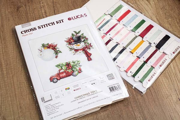 Broderisett Luca-S JK037 - "Juleleke. Juleleker" 9x15 cm