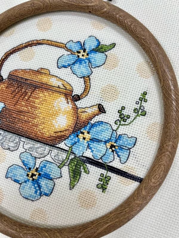 Broderikit Oven "Te-miniature" 15x15 cm