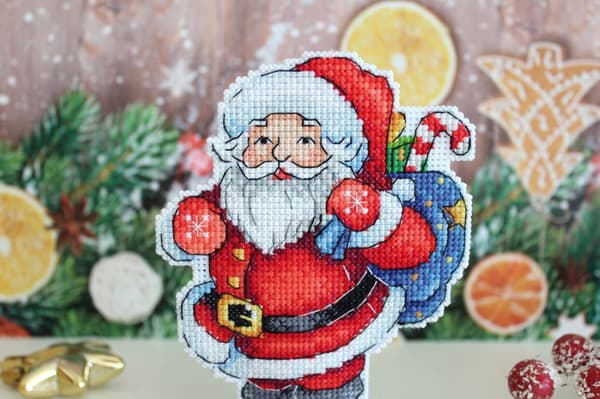 Broderikit plastic canvas MP Studia "Glad tomte" 10x13 cm