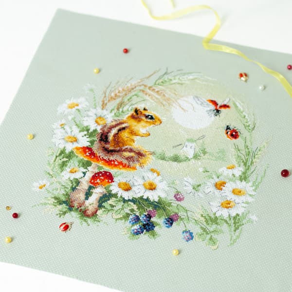 Broderikit Magic Needle "Englehistorier. Jordegern" 26 x 26 cm