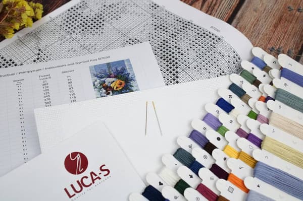 Broderikit Luca-S B7030 - "Buket med stedmoderblomster" 25x36 cm