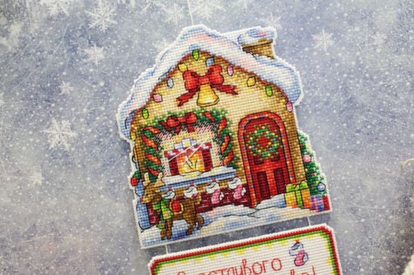 Broderisett Plastic Canvas MP Studia "Nissens hus" 13x19 cm