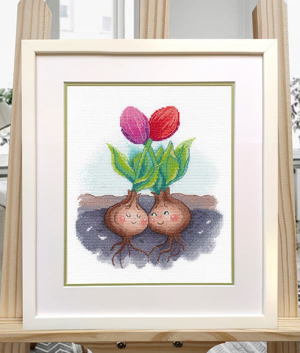 Broderisett Oven "Forelskede tulipaner" 15x17 cm