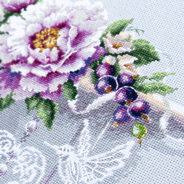 Broderisett Magic Needle «Blomsterdekor» 27x23 cm