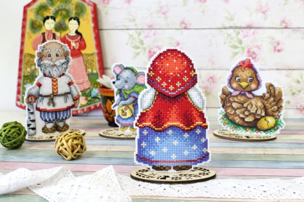 Broderisett Plastic Canvas MP Studia "Farmor" 8x13 cm