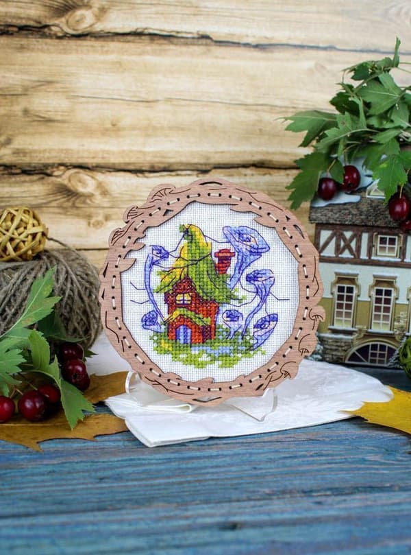 Broderikit med ramme MP Studia "Miniature - Sump­hus" 11x11cm