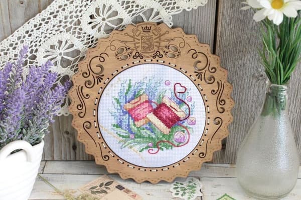 Broderisett MP Studia "Håndlaget. Spoler" 10x10 cm