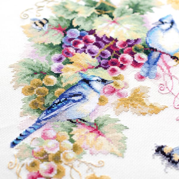 Broderikit Magic Needle "Blåskade og druer" 25x35 cm