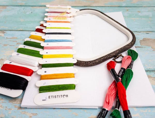 Broderikit LetiStitch L9928 - "Jul Sampler"