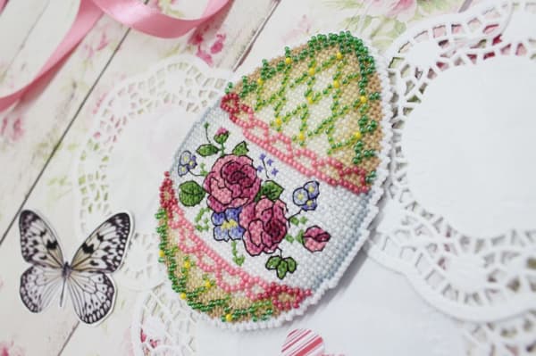 Broderisett Plastic Canvas MP Studia "Vårfest" 8x11 cm