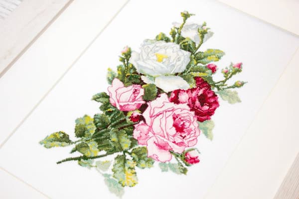 Broderikit Luca-S B2285 - "Buket med roser" 13,5x21,5 cm