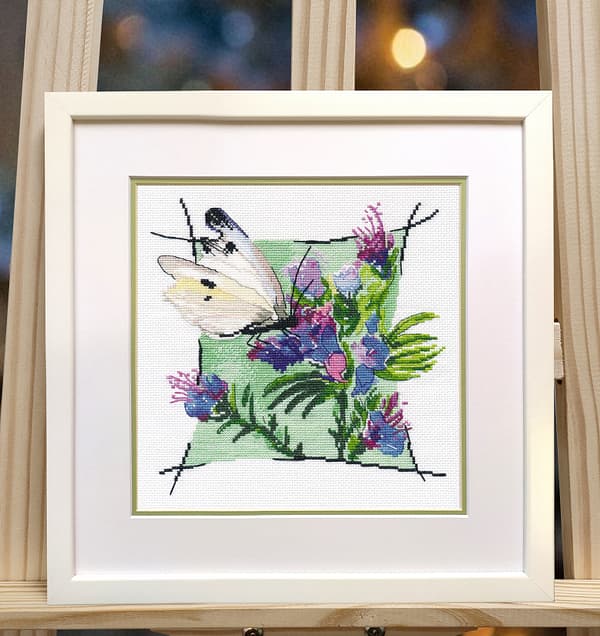 Broderikit Oven "Sommerfugl" 19x20 cm