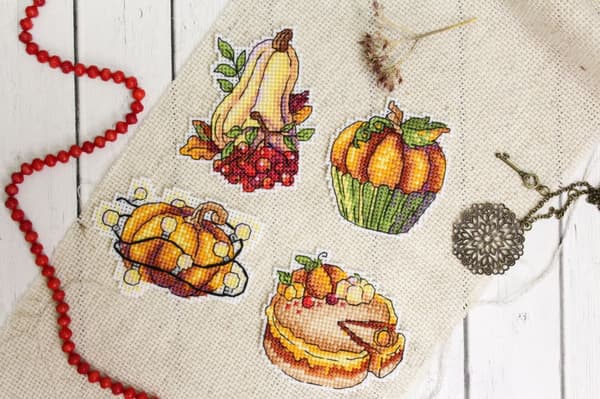 Broderikit Plastik Canvas MP Studia "Græskarfad" 6x7 cm