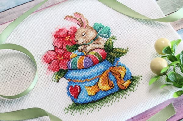 Broderikit MP Studia "Kanin i blomster" 11x14 cm
