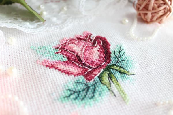 Broderisett MP Studia "Ros" 8x8 cm